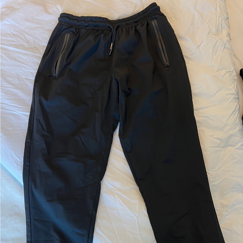 Black lightweight joggers